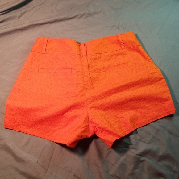 Women's size 2 Banana Republic Ryan Fit Shorts Red - Picture 3 of 4